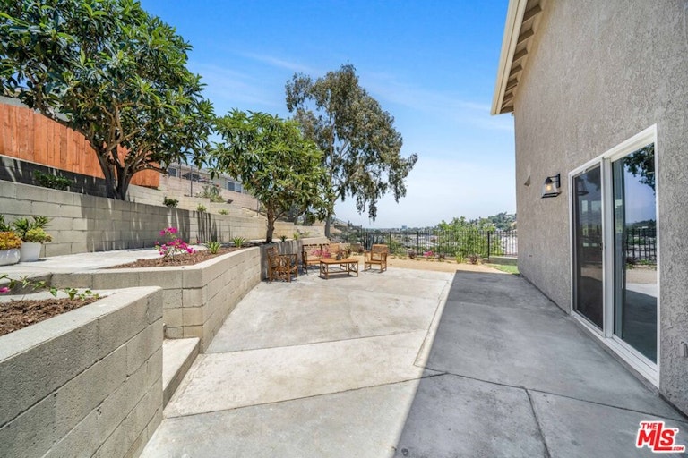 Photo 6 of 10 - 4725 Del Paso Ct, Los Angeles, CA 90032
