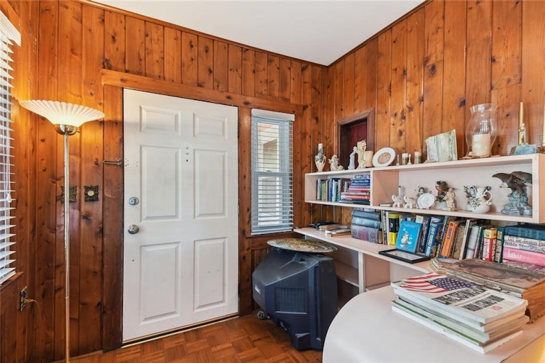 Photo 33 of 84 - 11718 N Ola Ave, Tampa, FL 33612