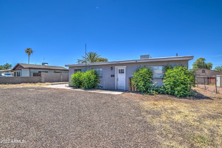 Photo 1 of 30 - 9903 E University Dr, Mesa, AZ 85207