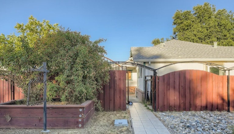 Photo 7 of 35 - 3538 Tarro Way, Carmichael, CA 95608