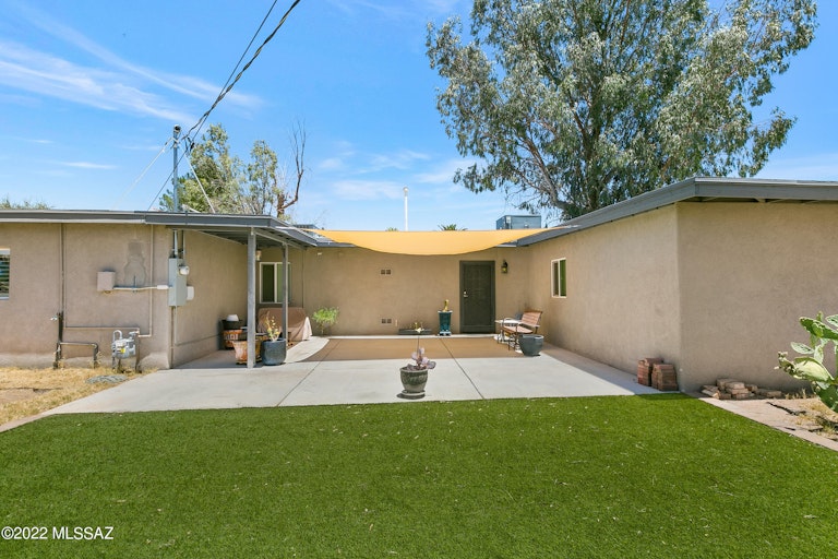 Photo 23 of 28 - 2810 E Florence Dr, Tucson, AZ 85716