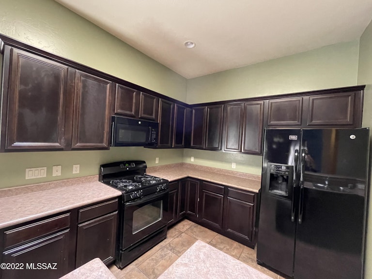 Photo 3 of 28 - 10405 S Painted Mare Dr, Vail, AZ 85641