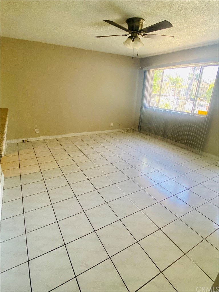 Photo 7 of 32 - 405 E Truslow Ave, Fullerton, CA 92832