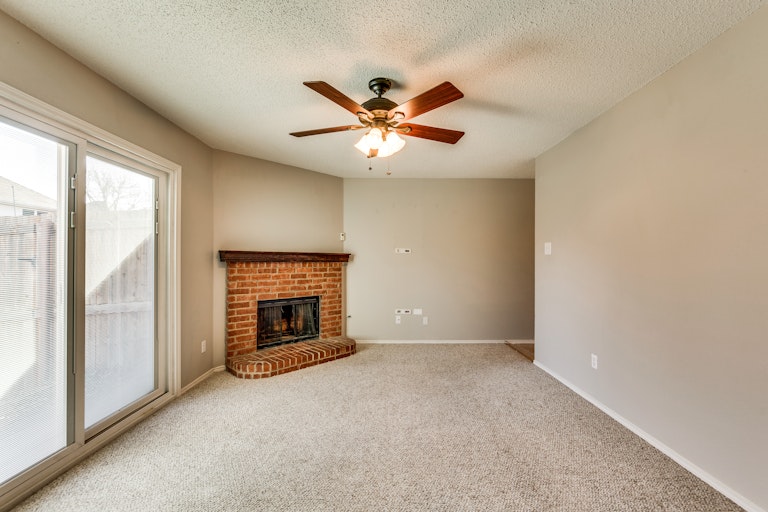 Photo 10 of 23 - 1707 Creekbend Dr, Lewisville, TX 75067