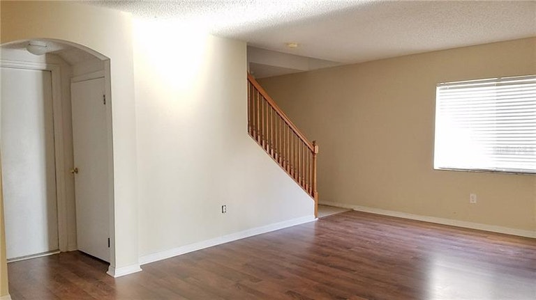 Photo 9 of 25 - 12970 Fennway Ridge Dr, Riverview, FL 33579