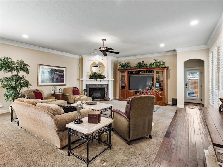Photo 11 of 31 - 5421 Pershing Ave, Fort Worth, TX 76107