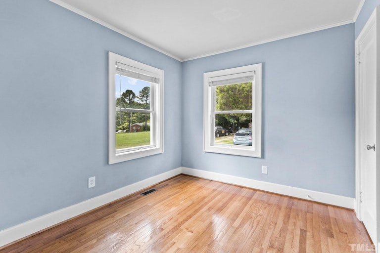 Photo 8 of 20 - 311 W Poplar Ave, Carrboro, NC 27510