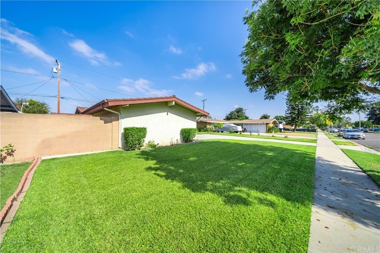 Photo 37 of 37 - 1019 N Hermosa Dr, Anaheim, CA 92801
