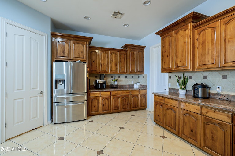 Photo 4 of 40 - 4206 S 65th Dr, Phoenix, AZ 85043