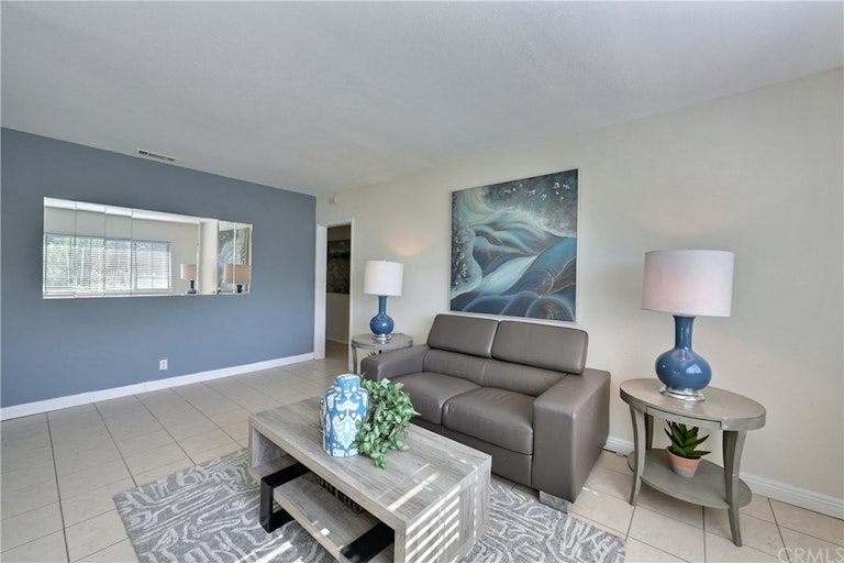 Photo 4 of 46 - 738 S Hollenbeck St, West Covina, CA 91791