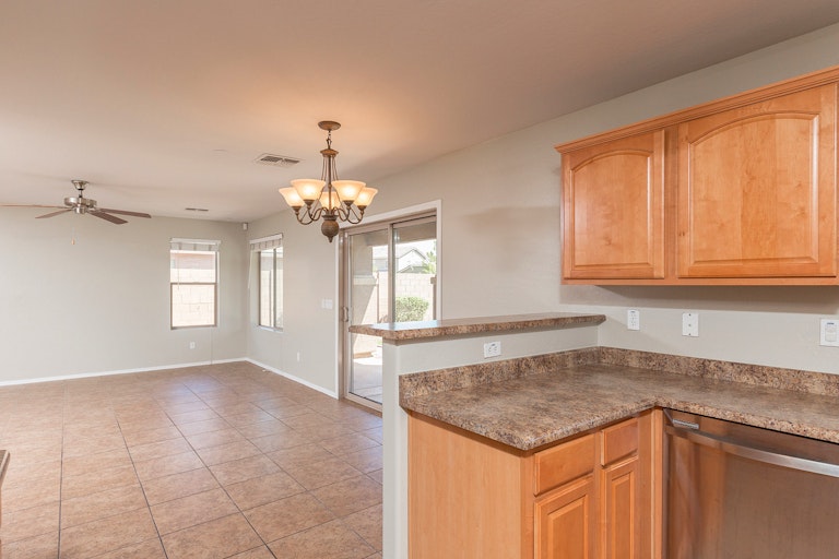 Photo 7 of 20 - 2971 E Aris Dr, Gilbert, AZ 85298