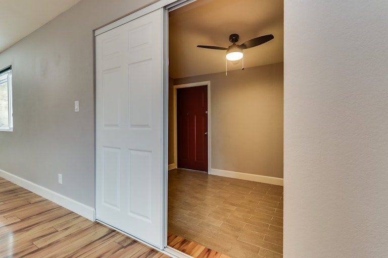 Photo 4 of 34 - 927 N Sean Dr, Chandler, AZ 85224