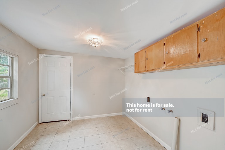 Photo 22 of 44 - 574 Valbon St, Orange Park, FL 32073