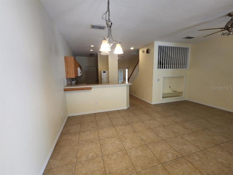 Photo 5 of 71 - 8105 Stone Leaf Ln, Tampa, FL 33647