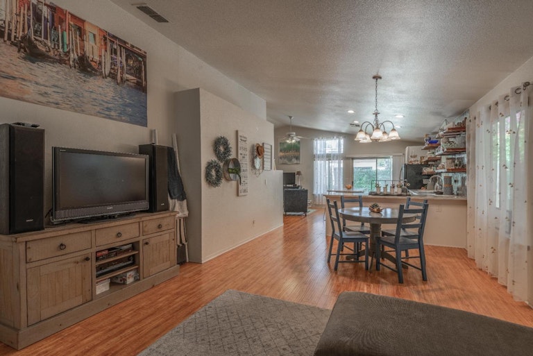 Photo 10 of 28 - 9438 Village Tree Dr, Elk Grove, CA 95758