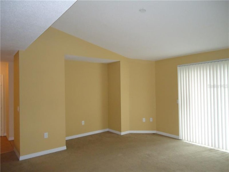 Photo 2 of 13 - 9481 Highland Oak Dr #613, Tampa, FL 33647