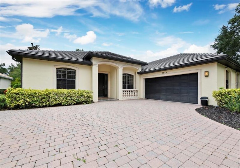Photo 2 of 34 - 5349 Anthony Ln, Sarasota, FL 34233