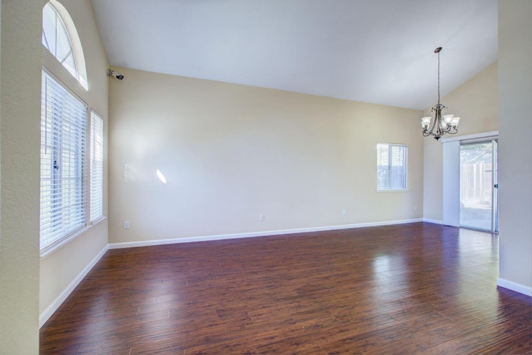 Photo 4 of 29 - 3134 Boulder Creek Way, Antelope, CA 95843