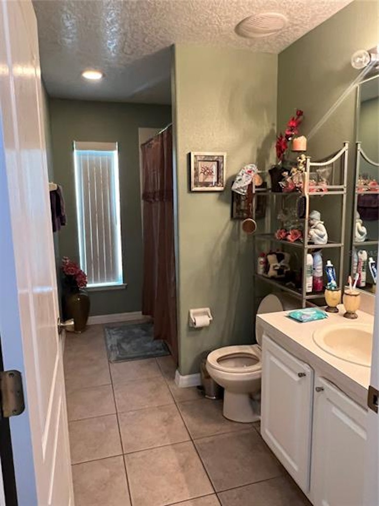 Photo 17 of 59 - 1028 Grand Reserve Dr, Davenport, FL 33837