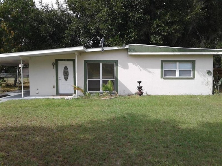 Photo 1 of 7 - 830 Edgewater Cir, Eustis, FL 32726
