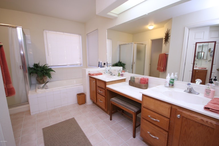 Photo 11 of 14 - 4228 W Plantation St, Tucson, AZ 85741