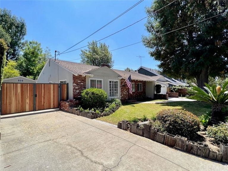 Photo 2 of 35 - 6726 La Presa Dr, San Gabriel, CA 91775
