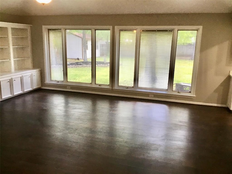 Photo 11 of 28 - 16518 Grommet Ct, Crosby, TX 77532