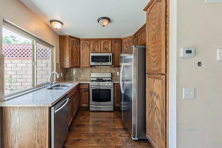 Photo 4 of 27 - 2828 Monroe St, Riverside, CA 92504