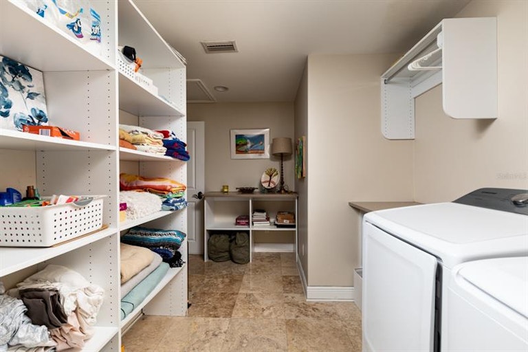 Photo 27 of 60 - 145 Bay Point Dr NE, Saint Petersburg, FL 33704