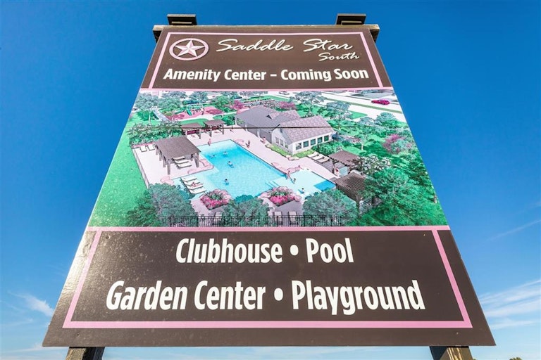 Photo 16 of 35 - 2116 Randas Way, Rockwall, TX 75087