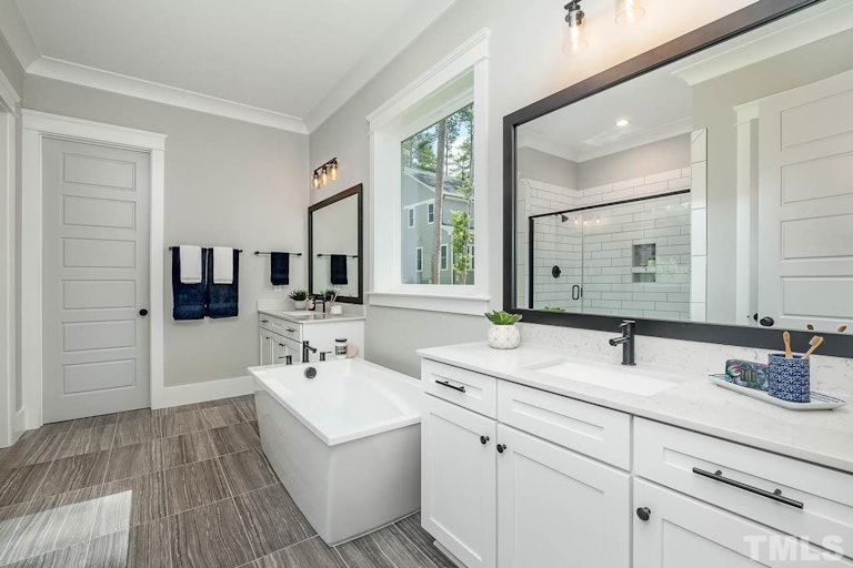 Photo 16 of 33 - 298 Bonterra Way, Chapel Hill, NC 27516