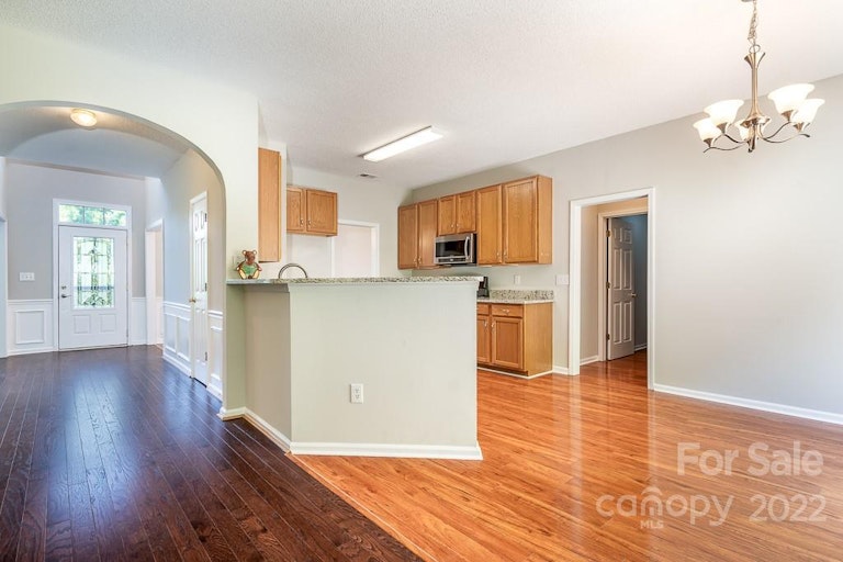 Photo 20 of 37 - 14200 Queens Carriage Pl, Charlotte, NC 28278