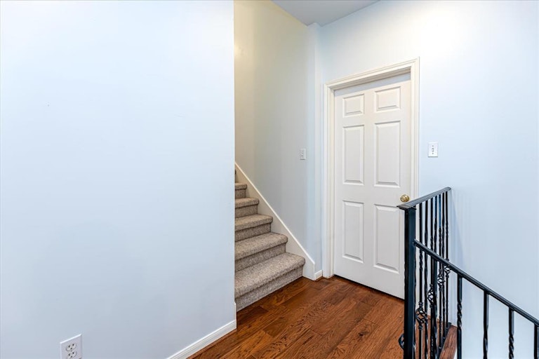 Photo 31 of 47 - 2828 Bering Dr, Houston, TX 77057