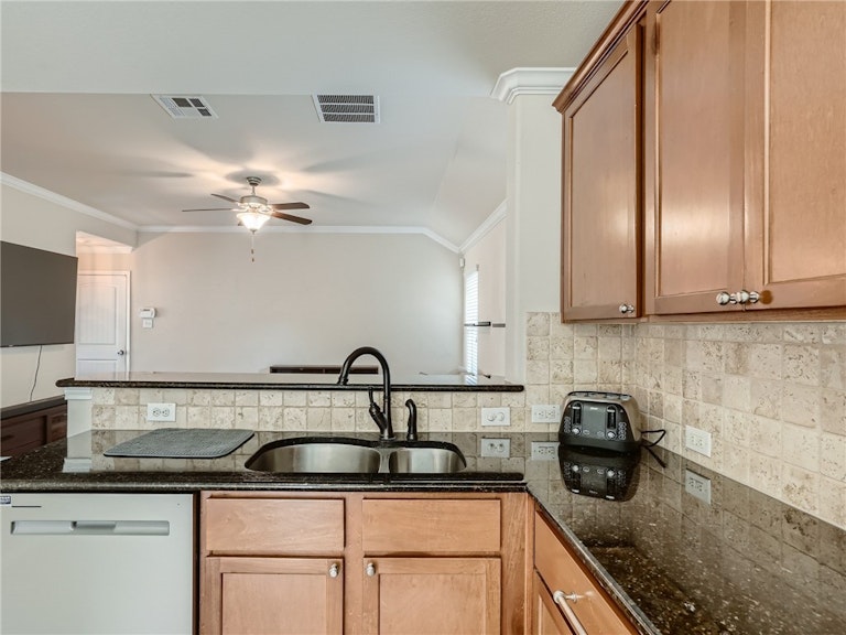 Photo 10 of 28 - 604 Mourning Dove Ln, Leander, TX 78641