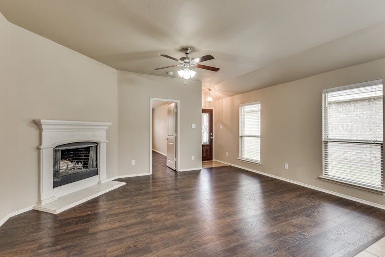 Photo 5 of 25 - 1308 Land Oak Rd, Royse City, TX 75189
