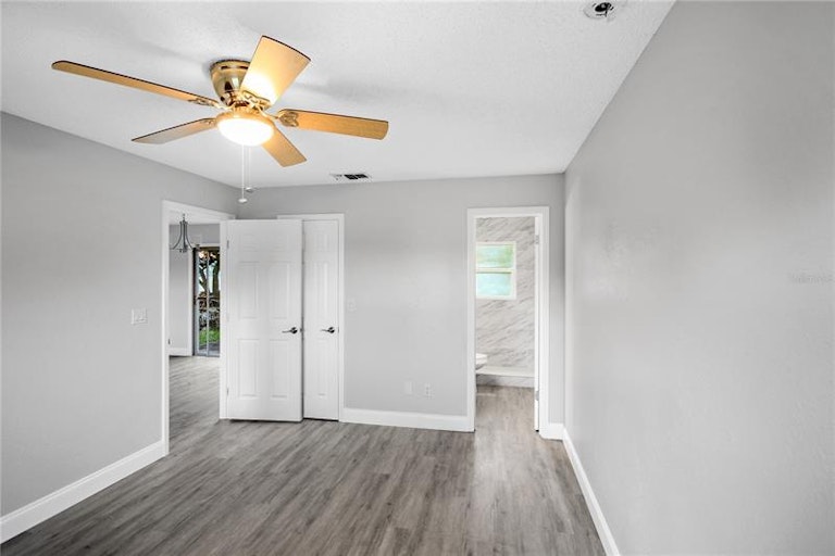 Photo 11 of 23 - 125 E Iris Dr, Orange City, FL 32763