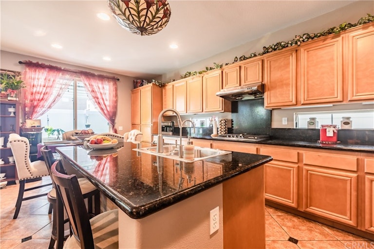 Photo 18 of 48 - 7931 Barnstormer Ct, Chino, CA 91708