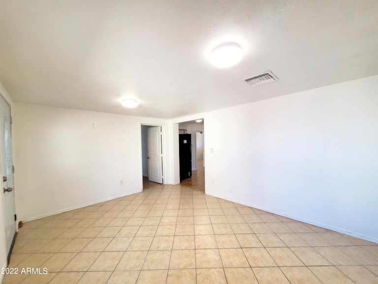 Photo 15 of 42 - 11122 W Connecticut Ave, Youngtown, AZ 85363
