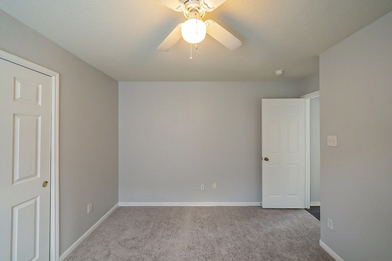 Photo 15 of 29 - 4115 Tree Mist Ct, Humble, TX 77346