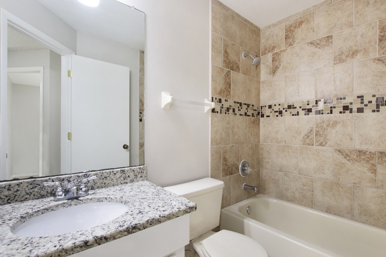 Photo 12 of 17 - 1402 Mohrlake Dr, Brandon, FL 33511