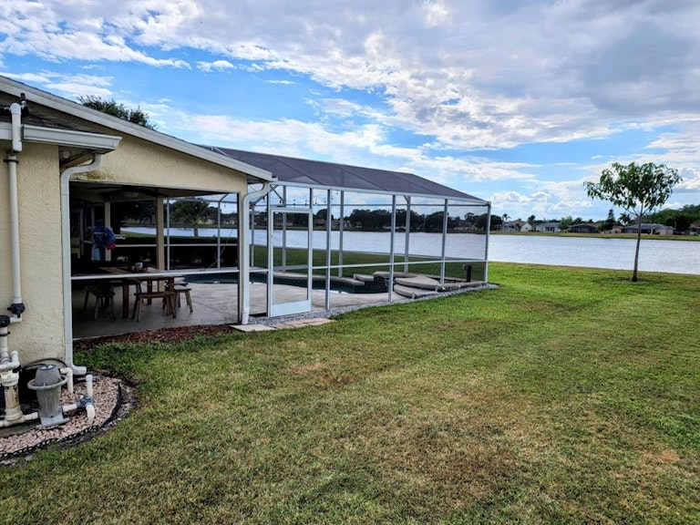 Photo 31 of 34 - 2652 Hawthorne Ln, Kissimmee, FL 34743