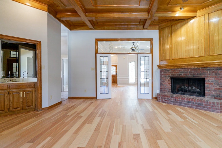 Photo 19 of 36 - 1721 Knob Hill Dr, Garland, TX 75043