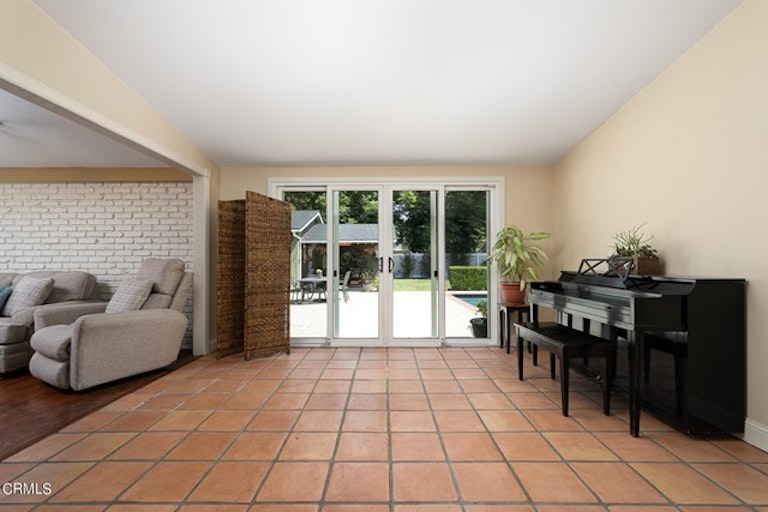 Photo 16 of 36 - 18681 Spaulding Ave, Santa Ana, CA 92705