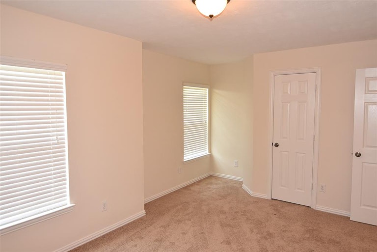 Photo 24 of 34 - 20010 Queens Oak Ct, Spring, TX 77379