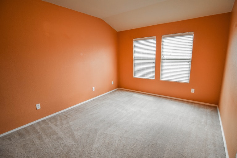 Photo 26 of 37 - 1701 Grassy View Dr, Fort Worth, TX 76131