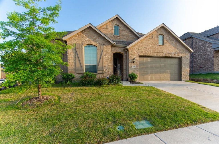 Photo 3 of 29 - 1824 Spring Valley Rd, Wylie, TX 75098