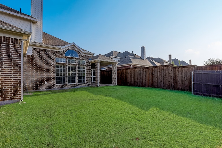 Photo 36 of 50 - 3093 McGregor Dr, Frisco, TX 75033