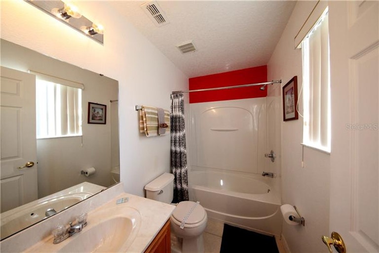 Photo 9 of 22 - 405 Kettering Rd, Davenport, FL 33897
