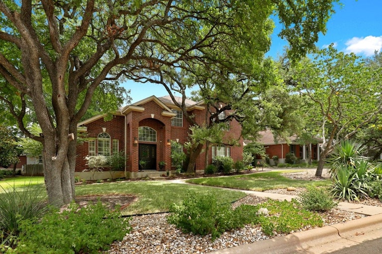 Photo 1 of 35 - 8007 Caribou Parke Cv, Austin, TX 78726