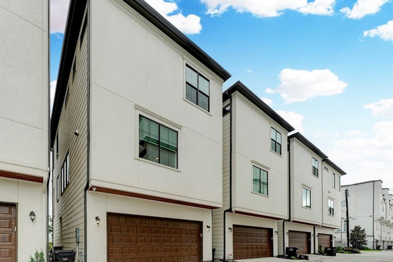 Photo 43 of 49 - 2775 Freund St, Houston, TX 77003